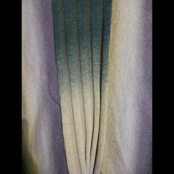 Sisters Sweater Large - Picture 4 of 5